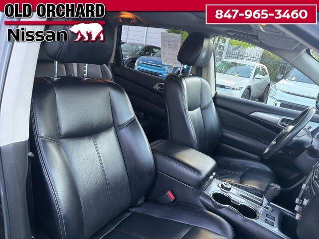 2017 Nissan Pathfinder SL