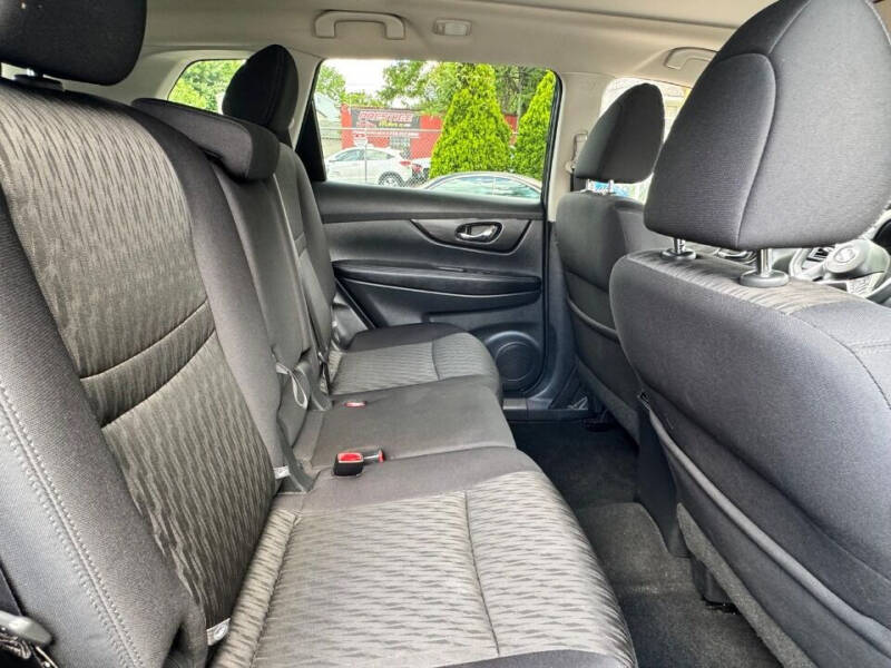 2017 Nissan Rogue SV