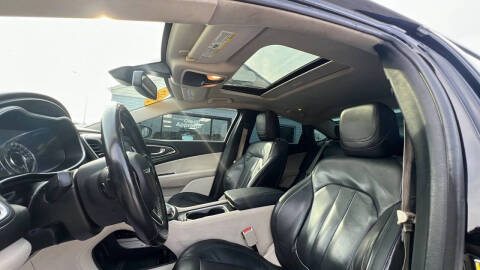 2015 Chrysler 200 Limited