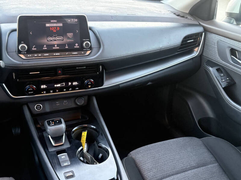 2022 Nissan Rogue SV