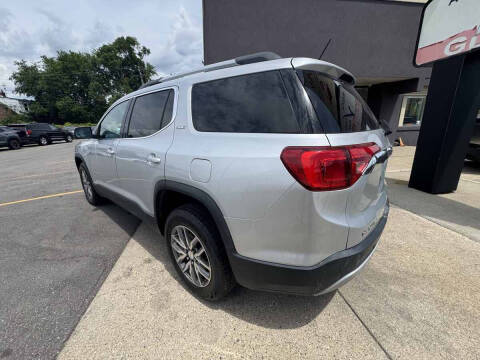 2017 GMC Acadia SLE-2