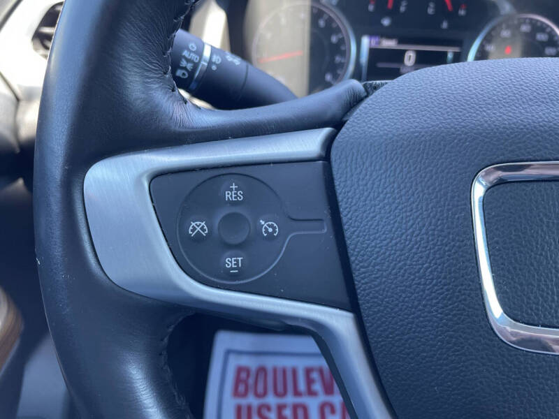 2018 GMC Acadia SLE-2