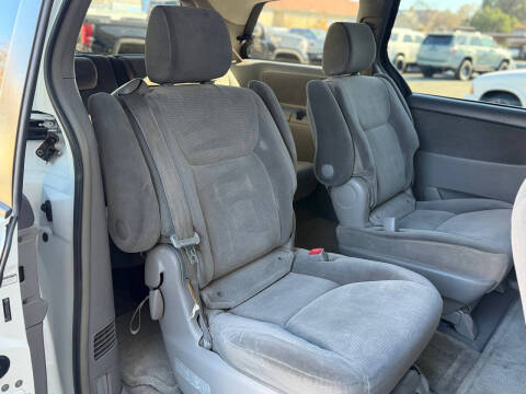 2005 Toyota Sienna LE 7 Passenger