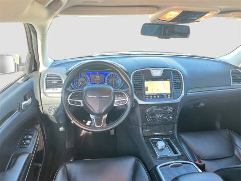 2022 Chrysler 300 Touring L