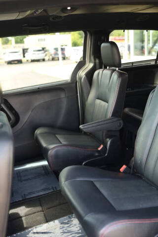 2016 Dodge Grand Caravan R/T