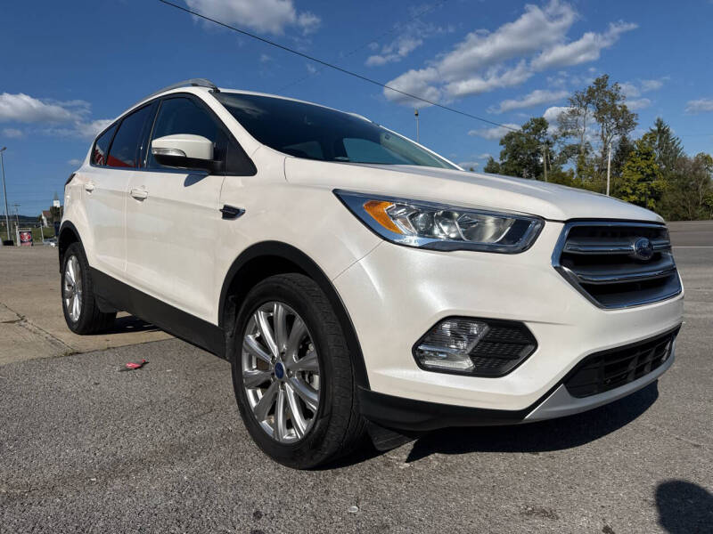 2017 Ford Escape Titanium's photo
