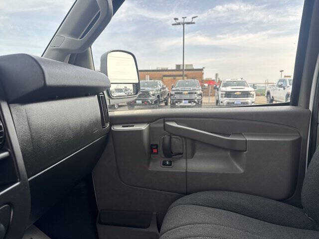 2021 GMC Savana 2500