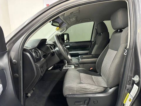 2015 Toyota Tundra SR5