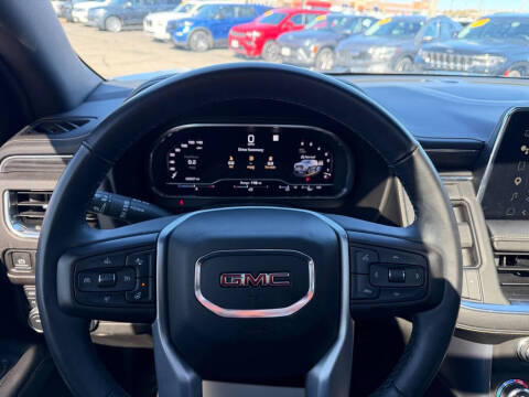 2023 GMC Yukon SLT