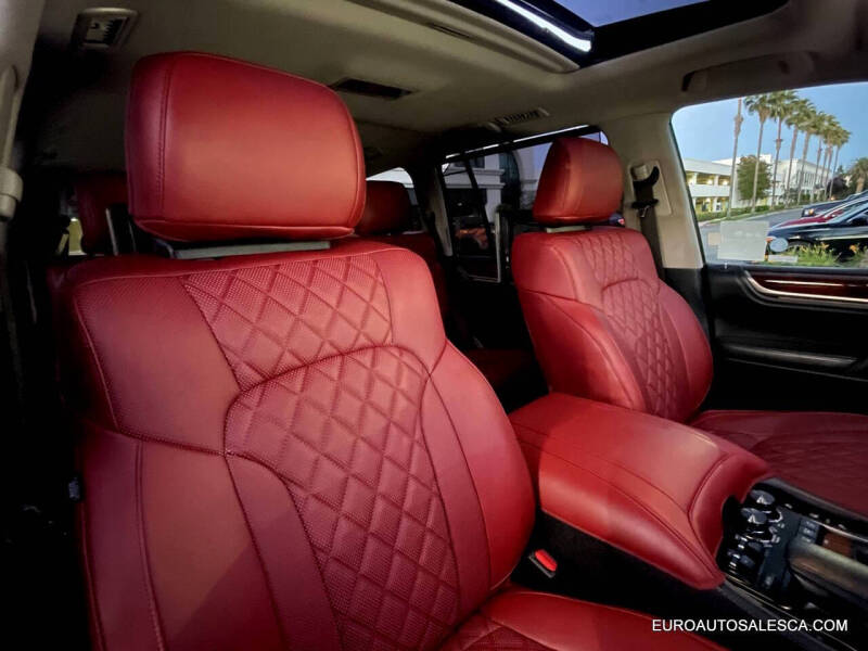 2019 Lexus LX 570 Three-Row