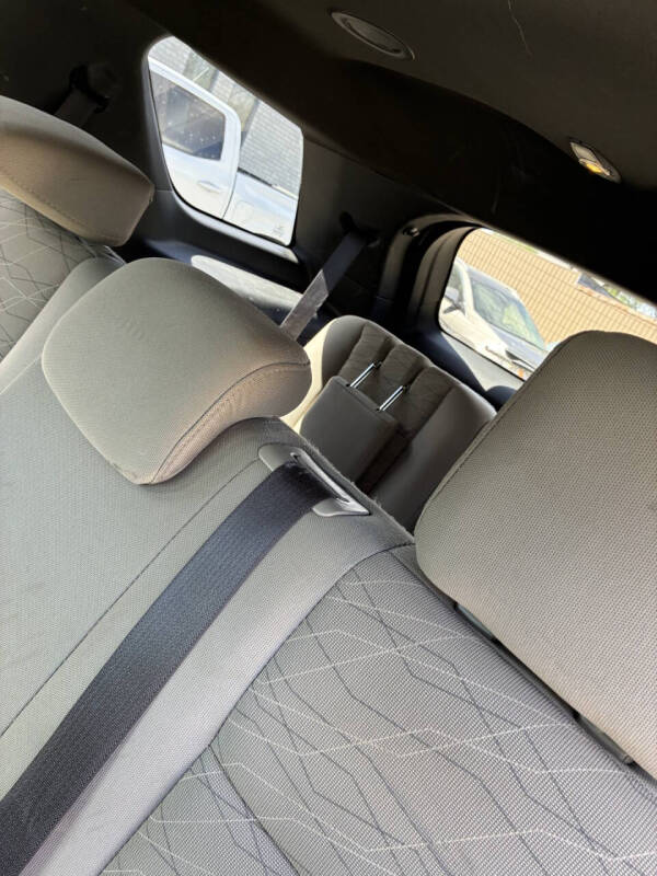 2015 Ford Explorer Base - Photo 11