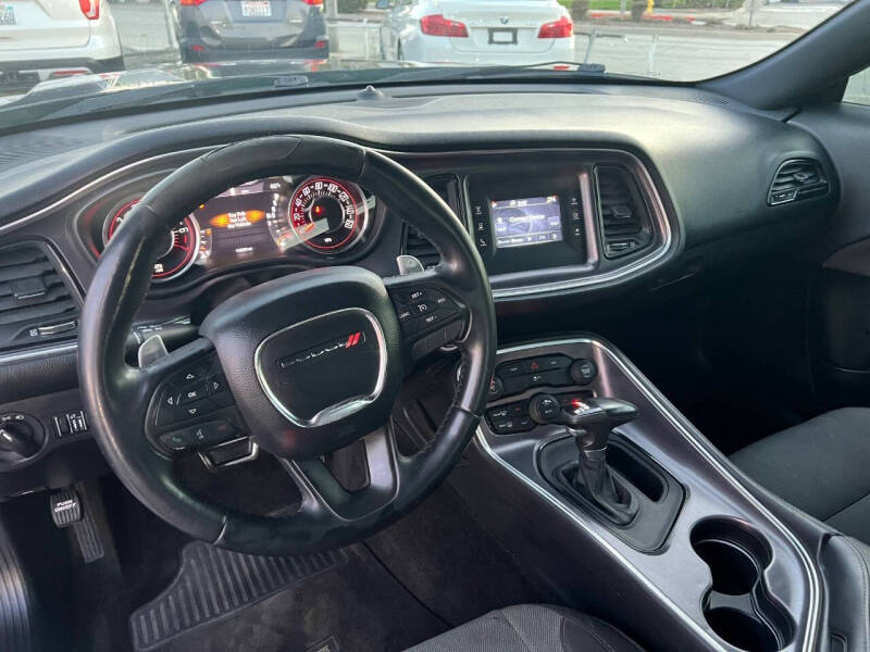 2015 Dodge Challenger SXT
