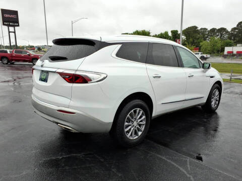 2024 Buick Enclave Essence