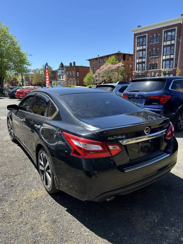 2016 Nissan Altima 3.5 SR