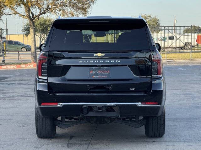 2025 Chevrolet Suburban LT