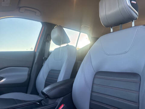 2023 Nissan Kicks SR