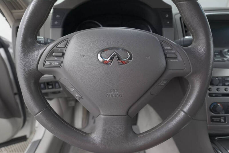 2011 Infiniti G37 Coupe x