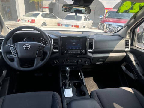 2024 Nissan Frontier SV