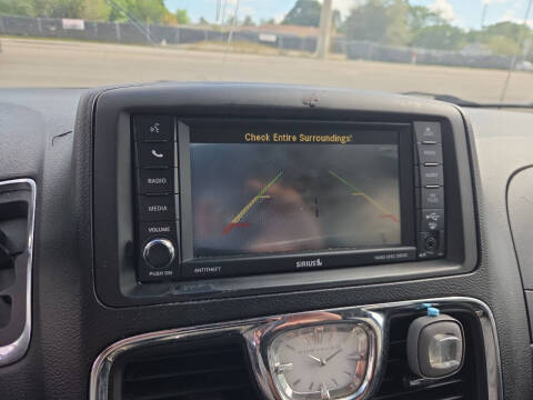 2014 Chrysler Town and Country Touring-L