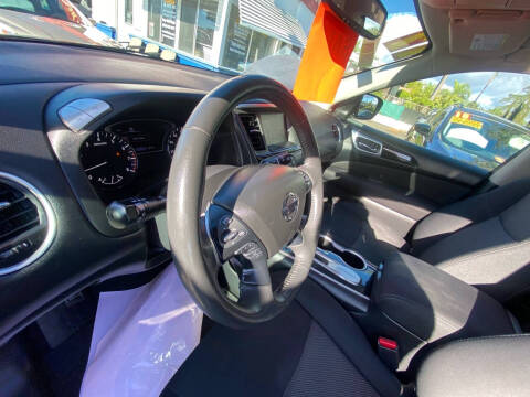 2017 Nissan Pathfinder Platinum