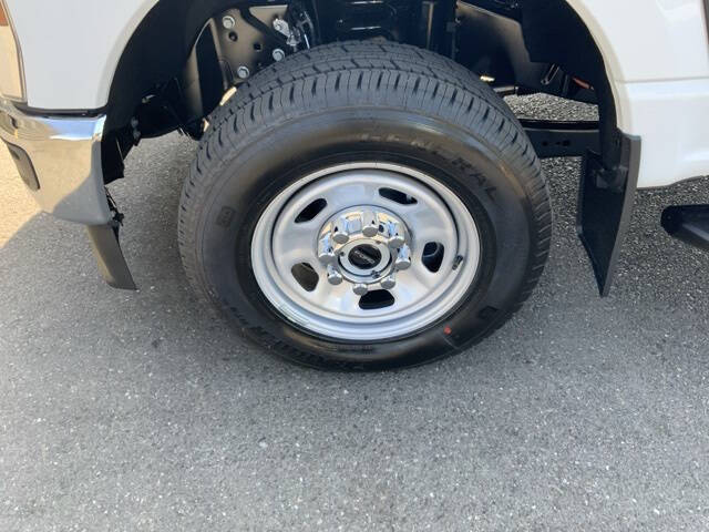 2025 Ford F-350 Super Duty XL