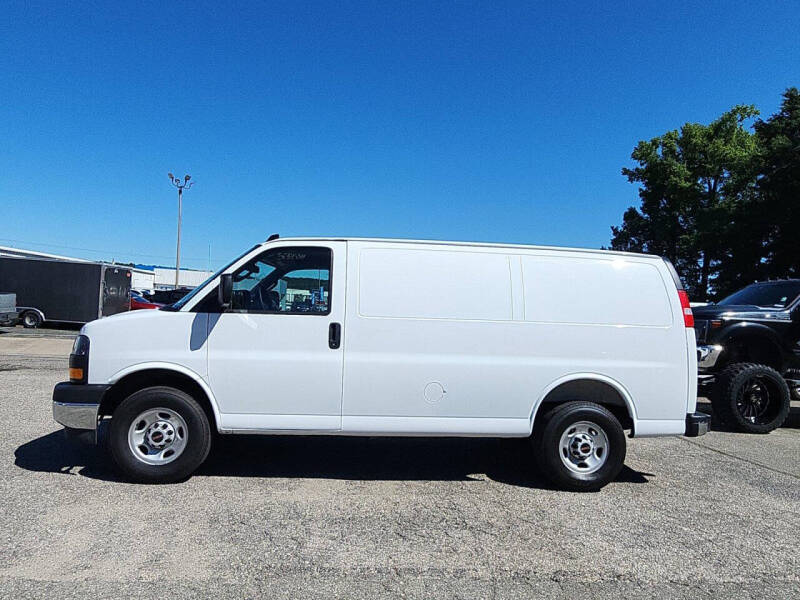 2025 GMC Savana 2500