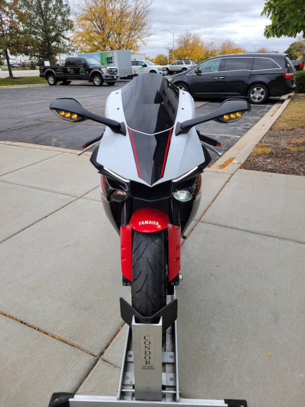 2016 Yamaha YZF-R1