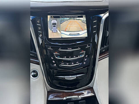 2016 Cadillac Escalade Luxury Collection