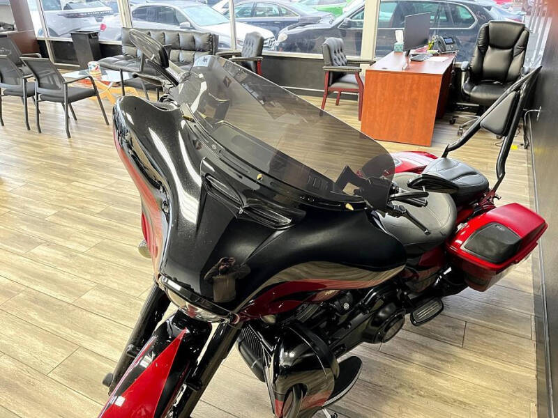 2017 Harley-Davidson CVO Street Glide * SCREAMIN EA