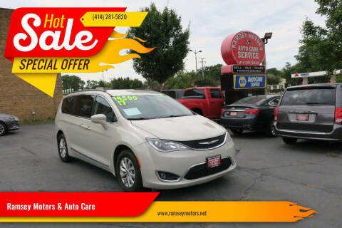 2017 Chrysler Pacifica Touring-L