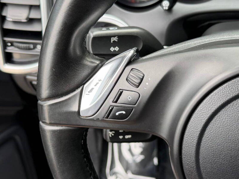 2013 Porsche Cayenne GTS
