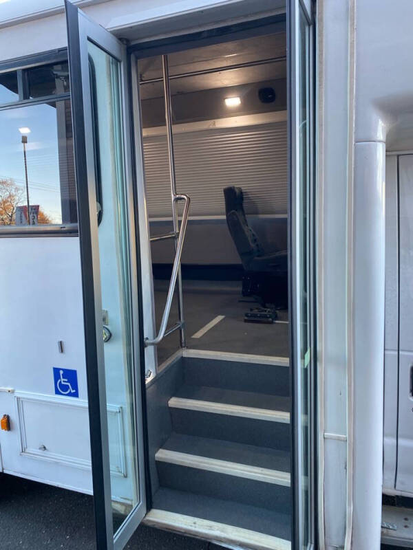 2013 Ford E-Series E-350 SD