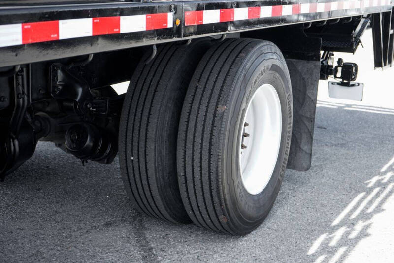 2019 Freightliner M2 106