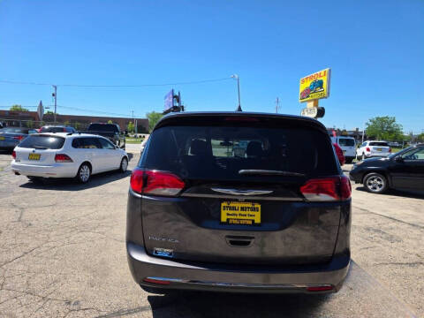 2017 Chrysler Pacifica Touring-L