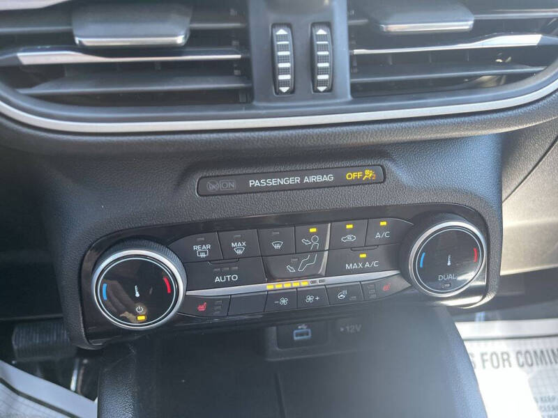 2022 Ford Escape SE