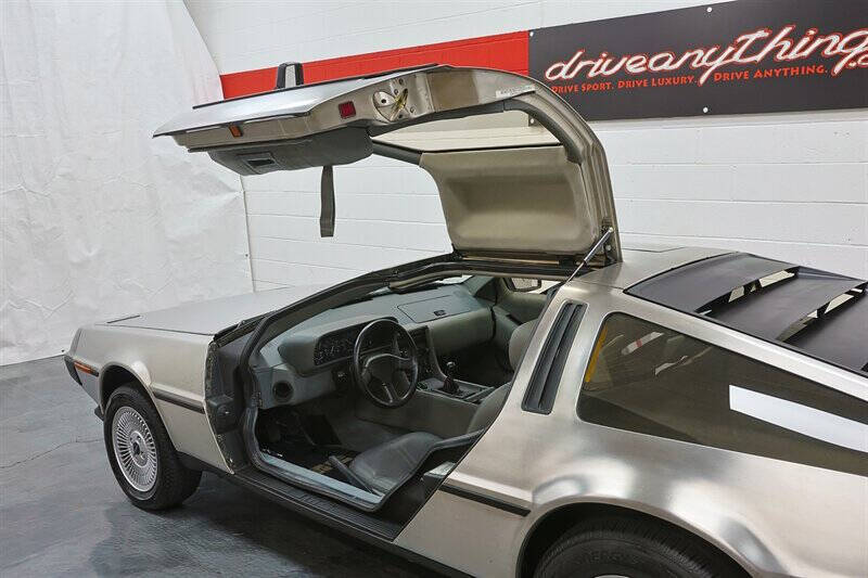 1982 DeLorean DMC-12