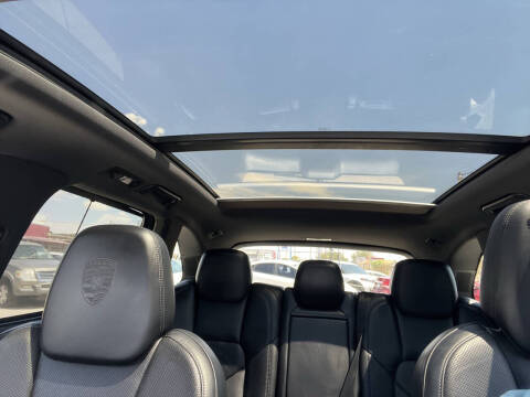 2017 Porsche Cayenne Platinum Edition