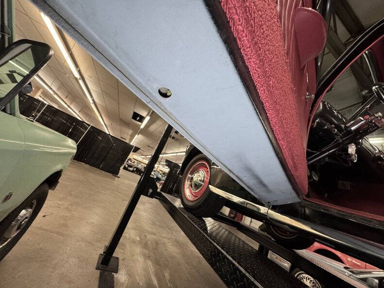 1948 Ford Super Deluxe