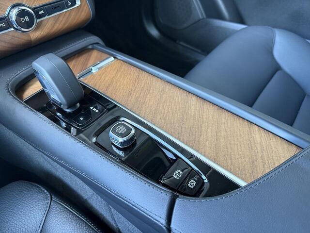 2024 Volvo XC90 B6 Plus Bright Theme 7P