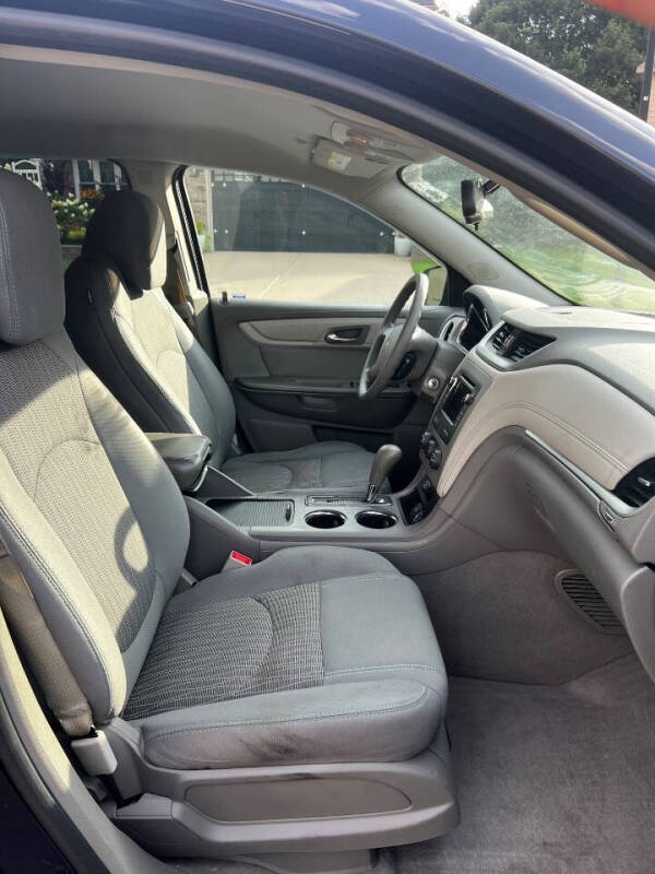 2017 Chevrolet Traverse LS