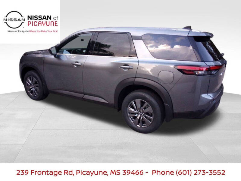 2025 Nissan Pathfinder S