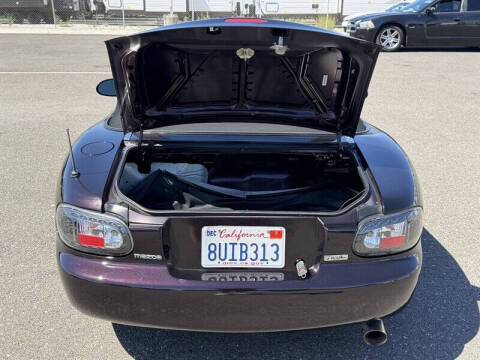 2005 Mazda MX-5 Miata