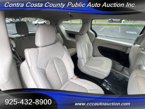 2017 Chrysler Pacifica Hybrid Touring Plus