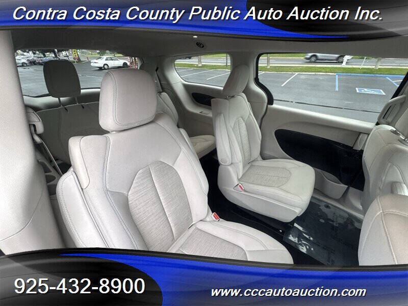 2017 Chrysler Pacifica Hybrid Touring Plus