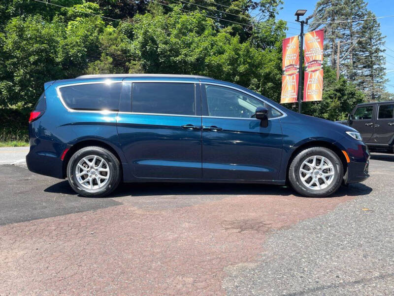 2022 Chrysler Pacifica Touring L
