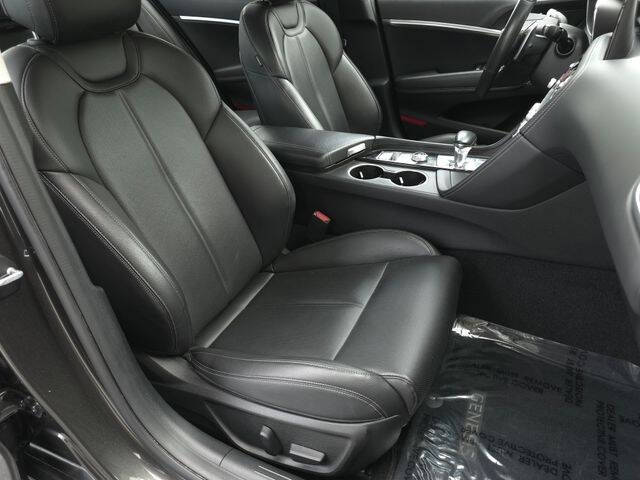 2023 Genesis G70