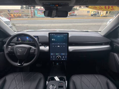 2022 Ford Mustang Mach-E Select