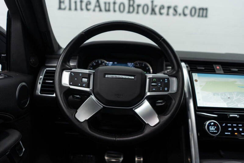 2023 Land Rover Discovery P300 S R-Dynamic