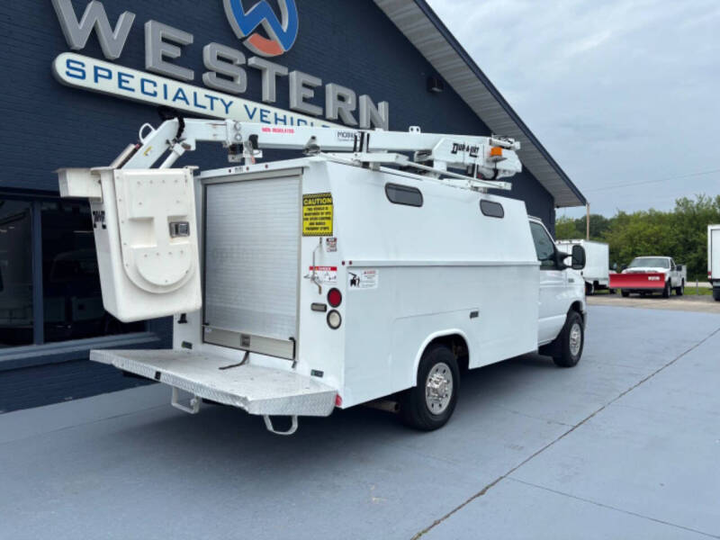 2017 Ford E350 Bucket Van
