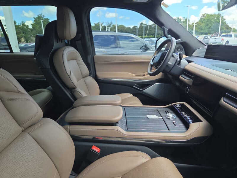 2025 Lincoln Navigator Black Label